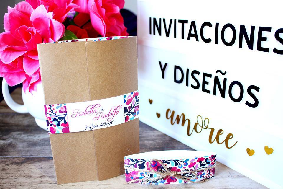 Invitaciones y Diseños Amoreé