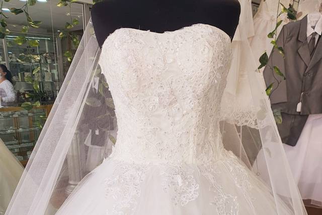 Luxury Muslim Arabic Ball Gown Wedding Dress Long Sleeve Beaded Lace  Sparkly Princess Wedding Gowns Open Back Bridal Dresses - buy at the price  of $449.00 in al… | Ball gown wedding