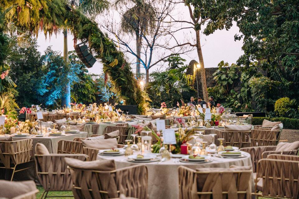 Boda P&J Montaje en jardín