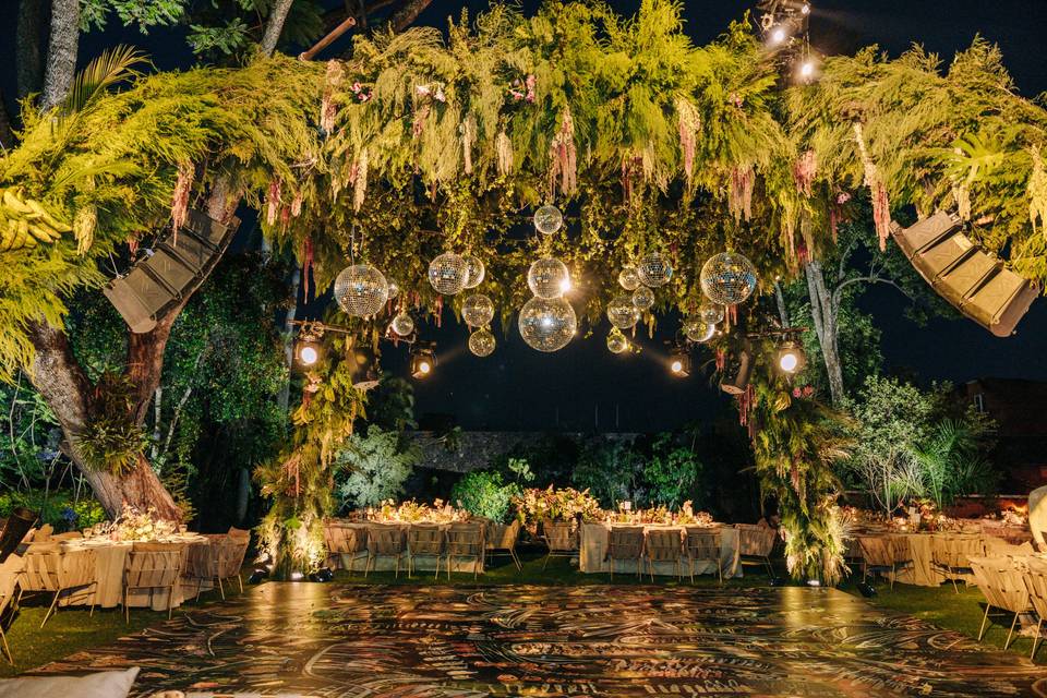 Boda P&J Montaje en jardín