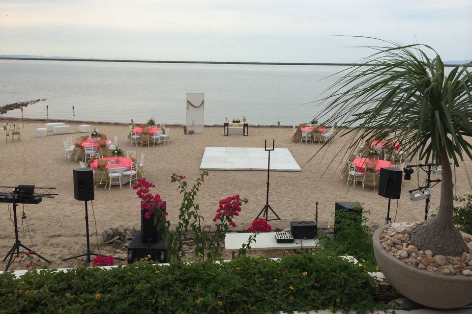 Celebración de boda en la playa