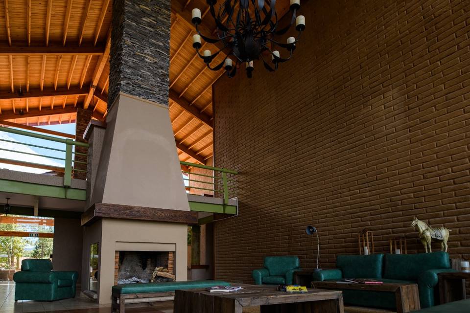 Chimenea Lobby Hotel