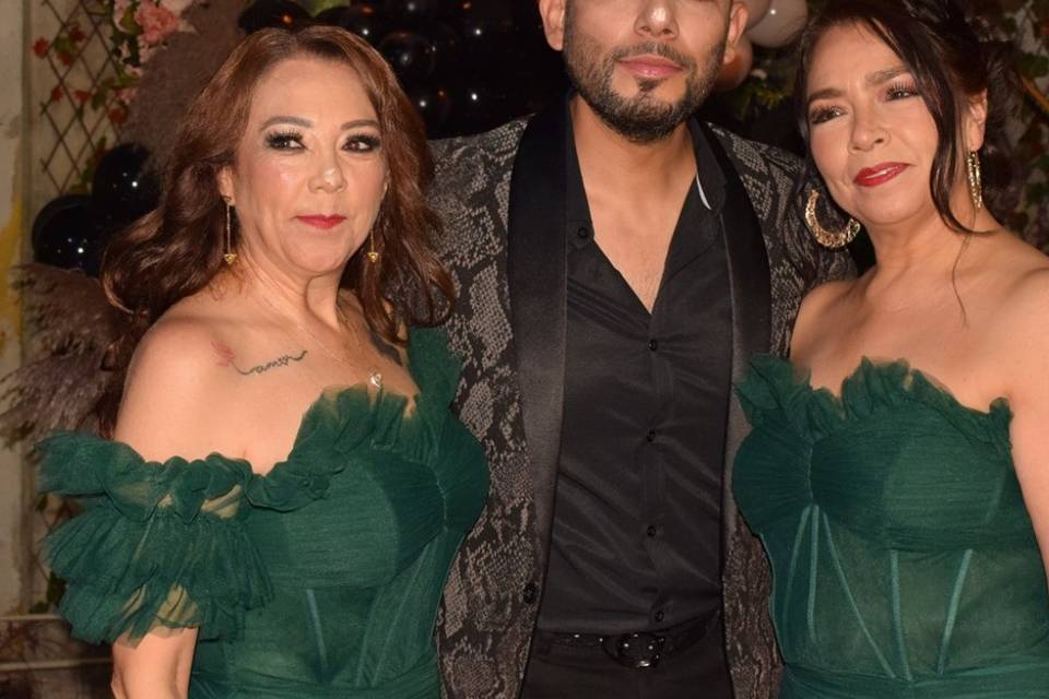 Todos guapos.