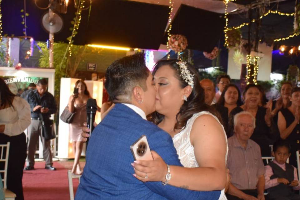besos de las novias!
