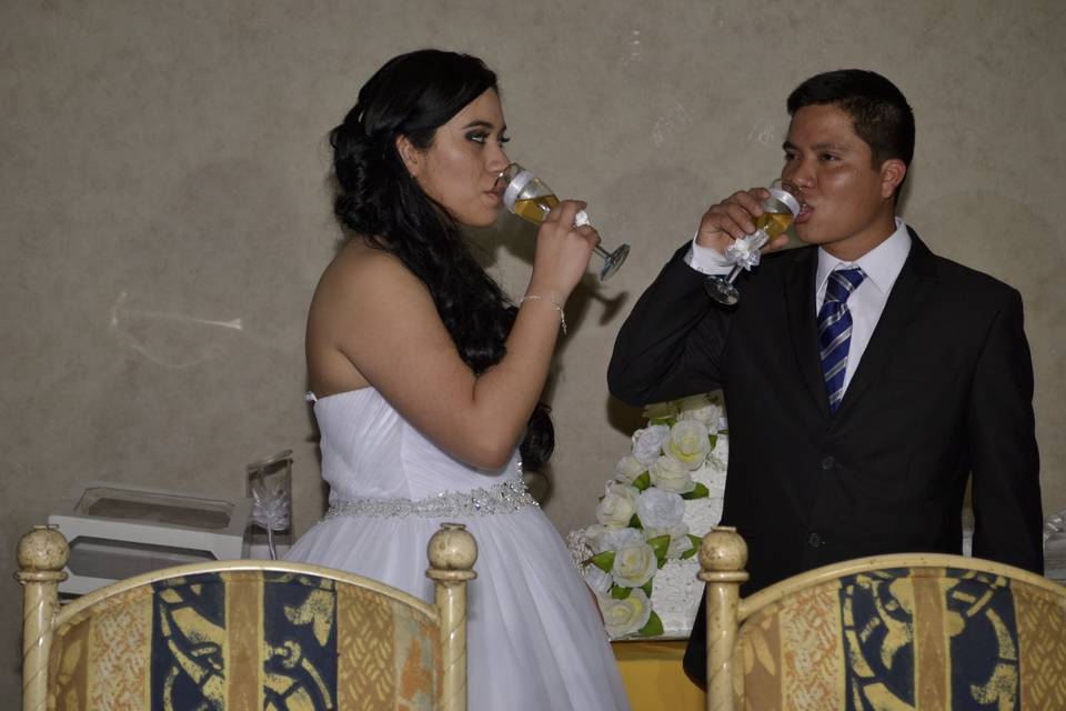 Brindis por nosotros