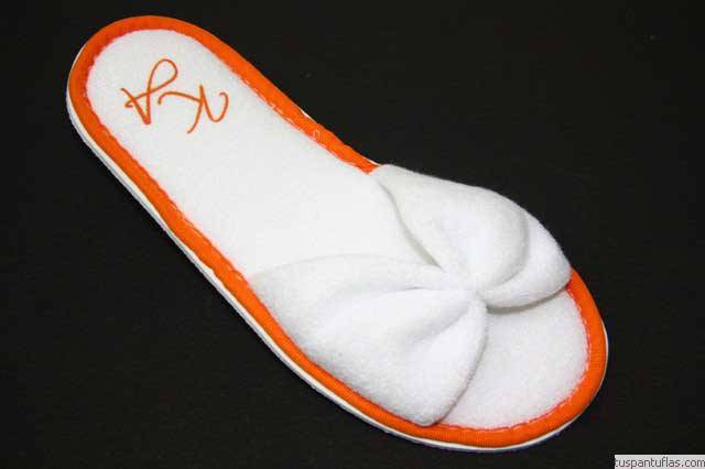 Pantufla toalla moño naranja