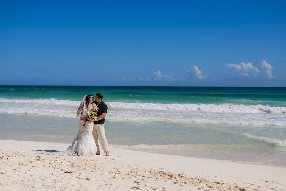 V + C TRASH THE DRESS