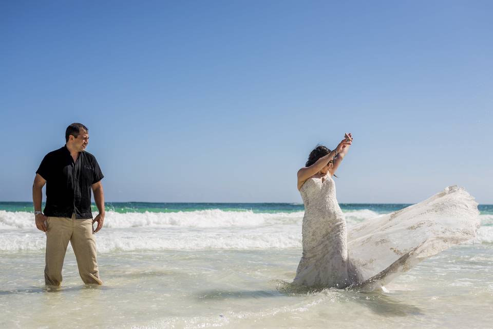 V + C TRASH THE DRESS