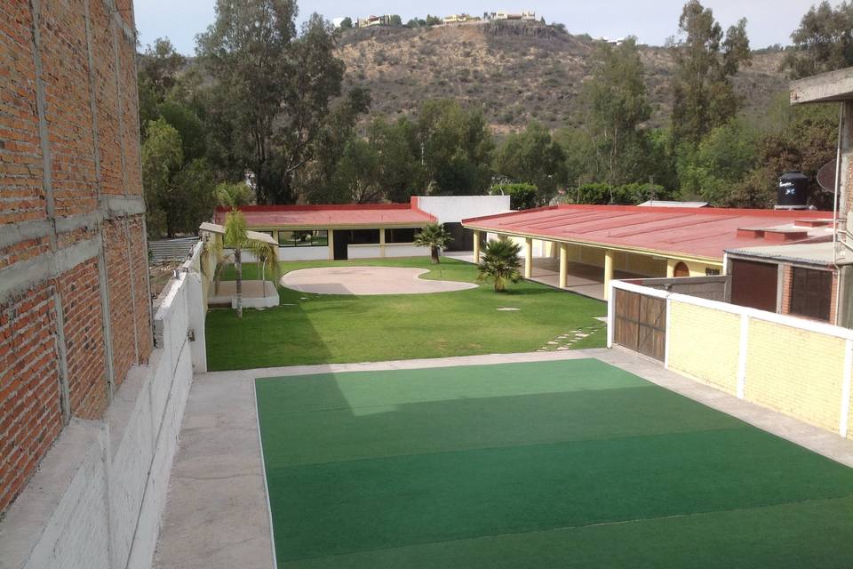 Terraza & jardín