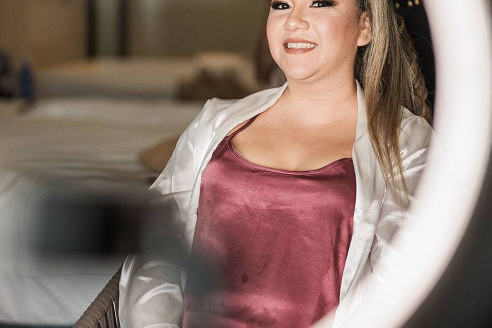 Maquillaje y arreglo de tocado