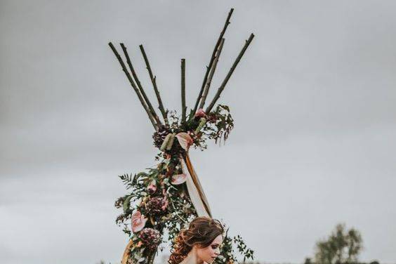 Tipi floral para escenario