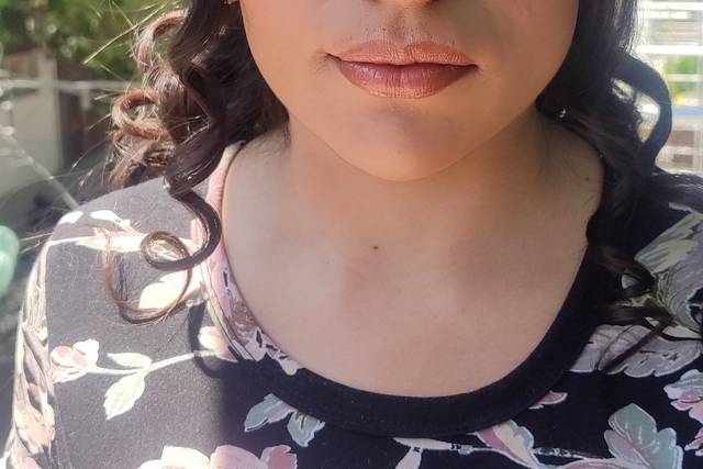 Maquillaje y peinado