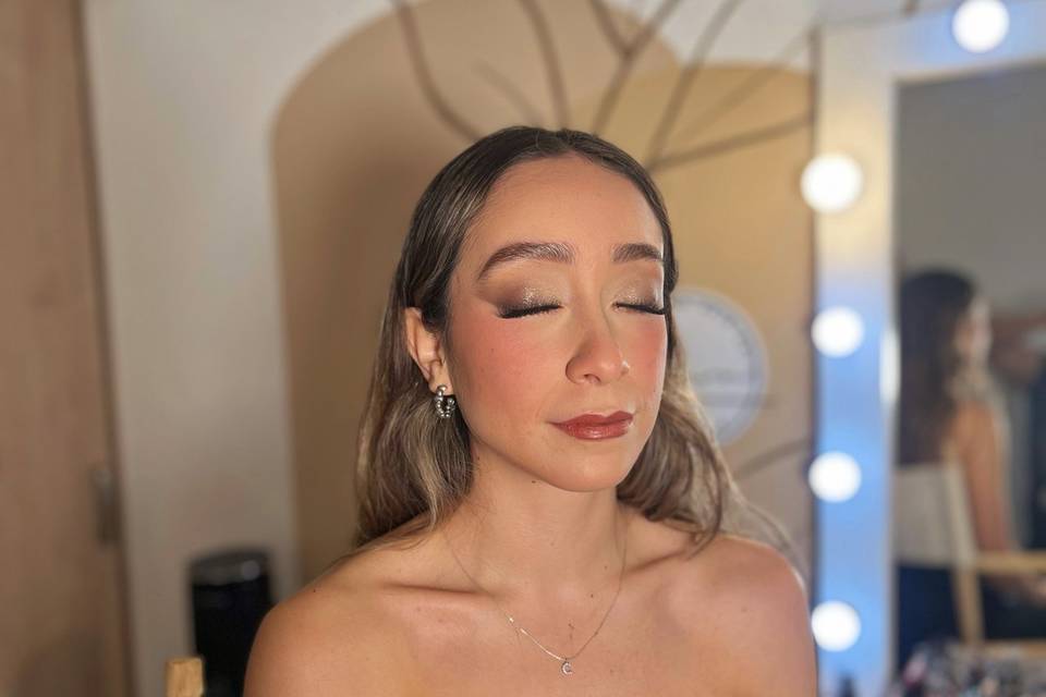 Classic makeup
