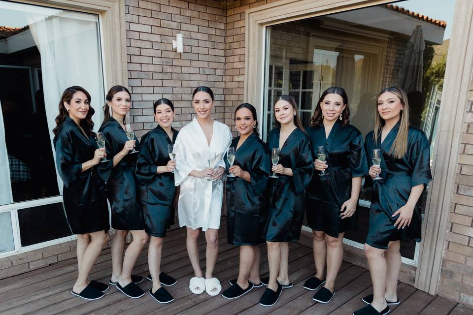 Bride & bridesmaids