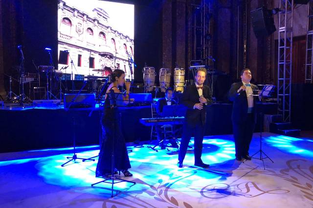 Tres voces y piano