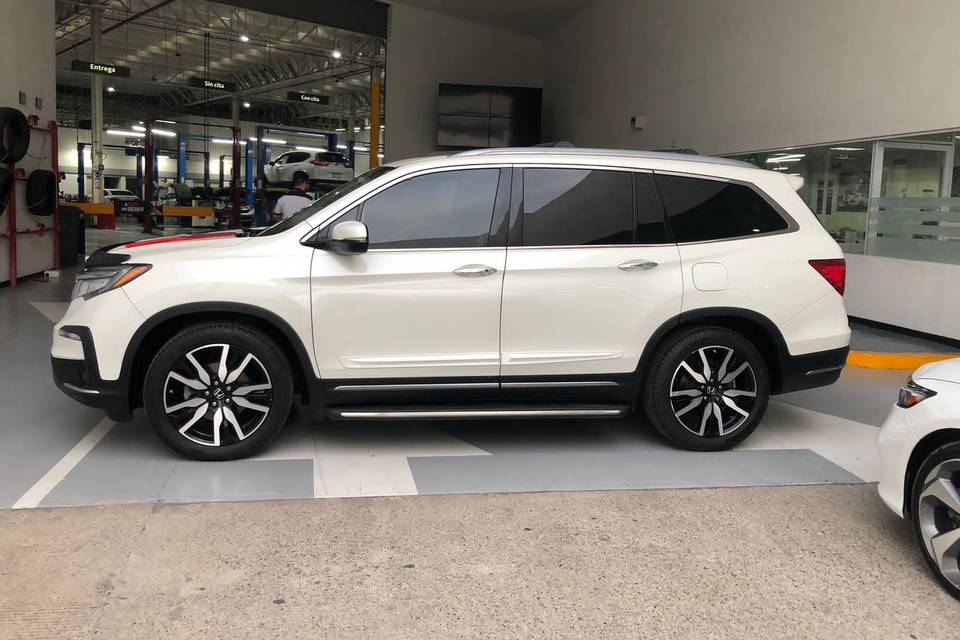 Honda Pilot blanca