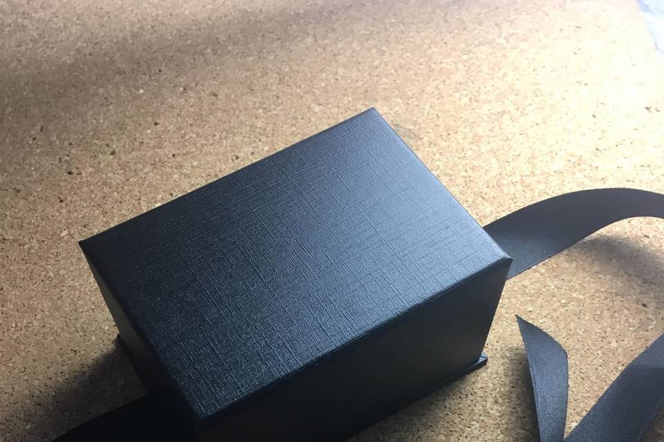 Caja para estuche con listón