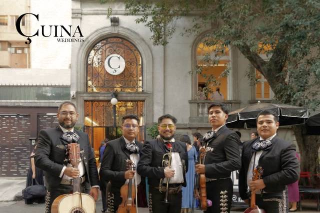 Mariachis en Çuina