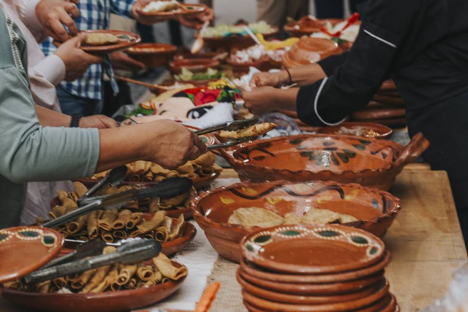 Buffet de antojitos mexicanos