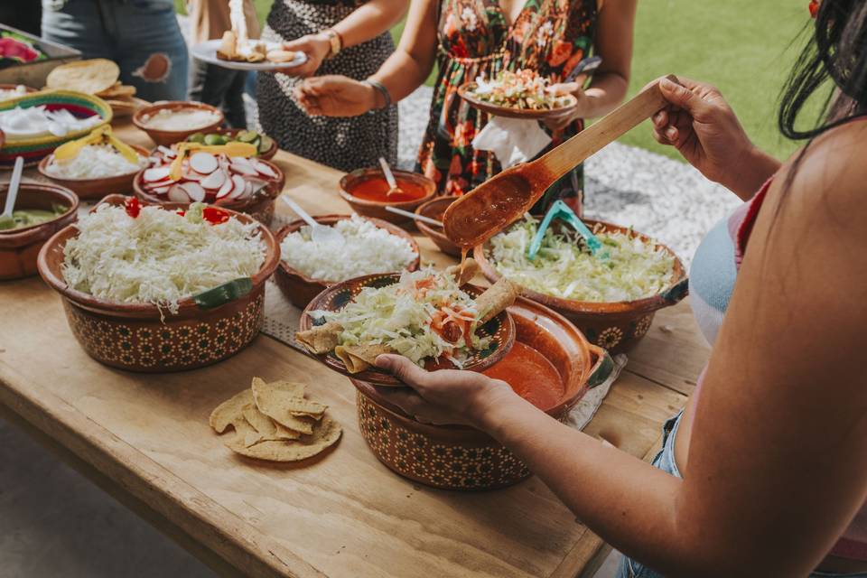 Buffet de antojitos mexicanos