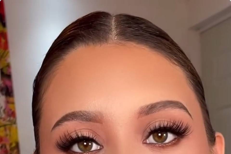 Maquillaje de larga duración para eventos nupciales