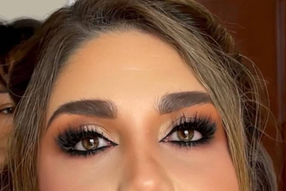 Maquillaje de larga duración para eventos nupciales