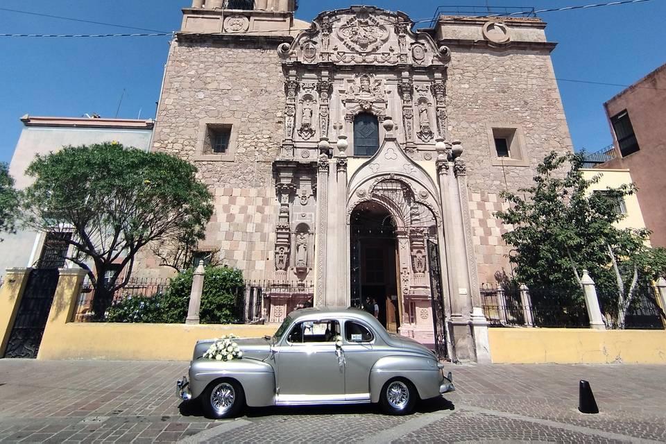 Ford Tudor Cupé Deluxe 1946