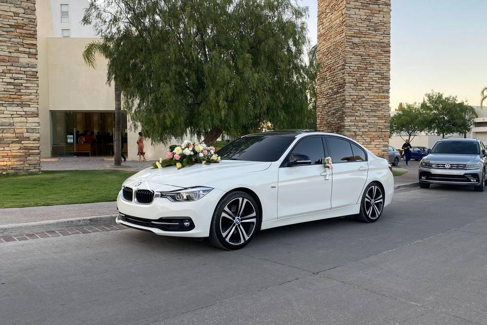 BMW 330i