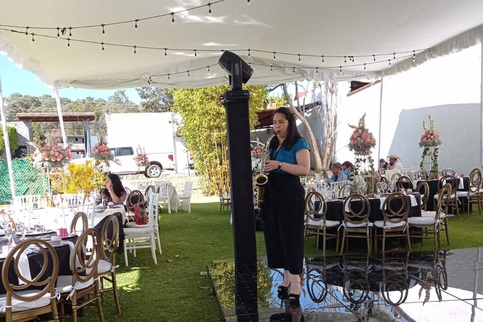 Saxofonista en evento