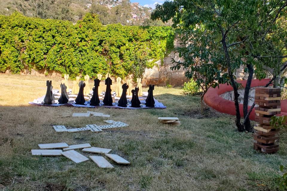 Jenga, dominó y ajedrez