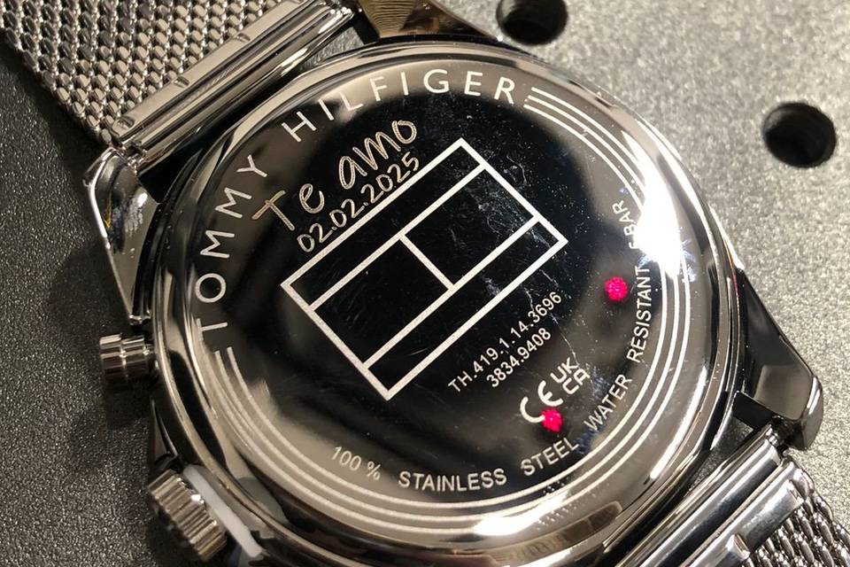 Reloj grabado
