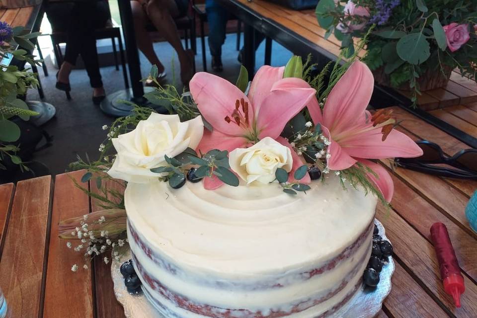Naked cake con lilis