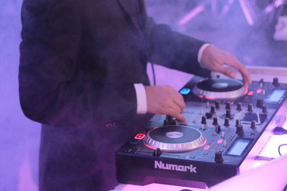 DJ Profesional