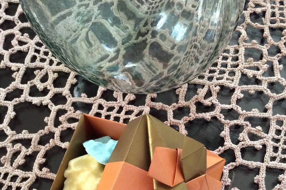 Caja origami con moño