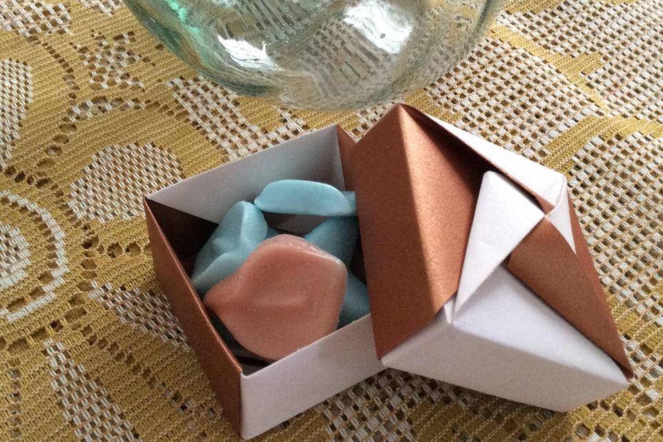 Caja origami con jabones