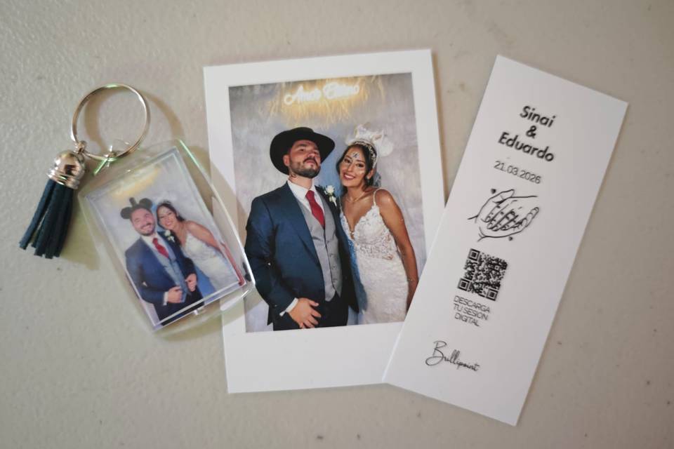 Polaroid llavero QR