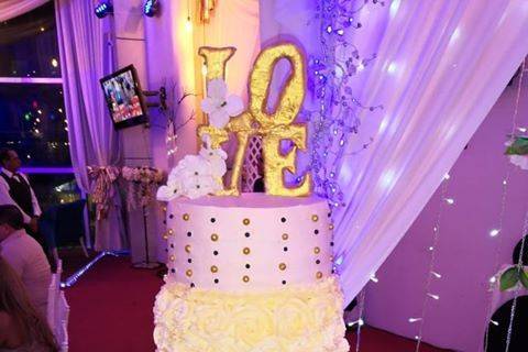 Pastel de boda deluxe love