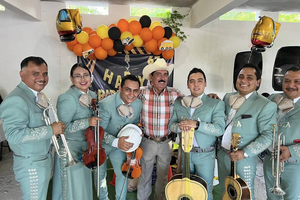 Mariachi Gala de Victoria