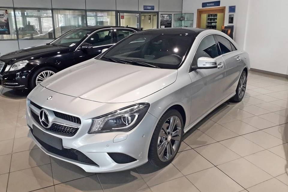 Mercedes Benz CLA 200