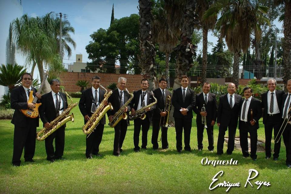 Orquesta Enrique Reyes