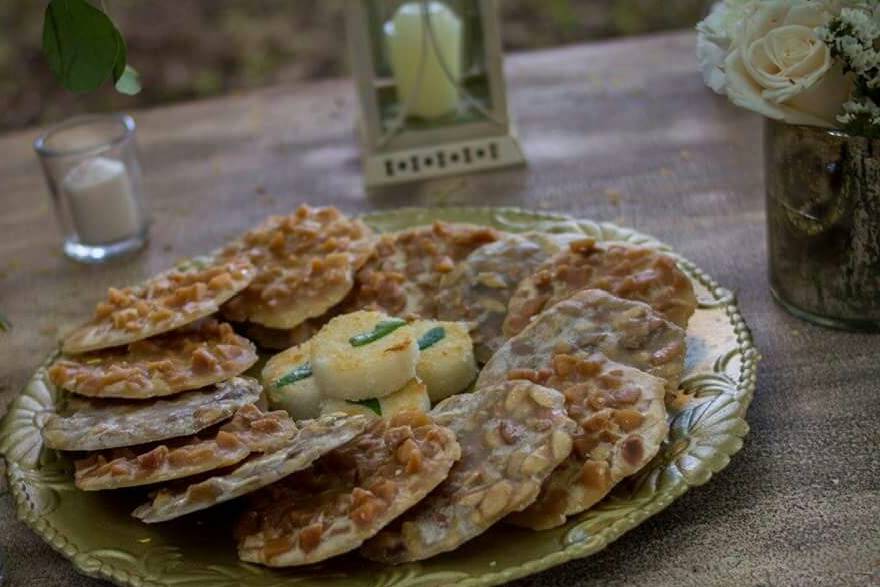 Mesa de dulces típicos