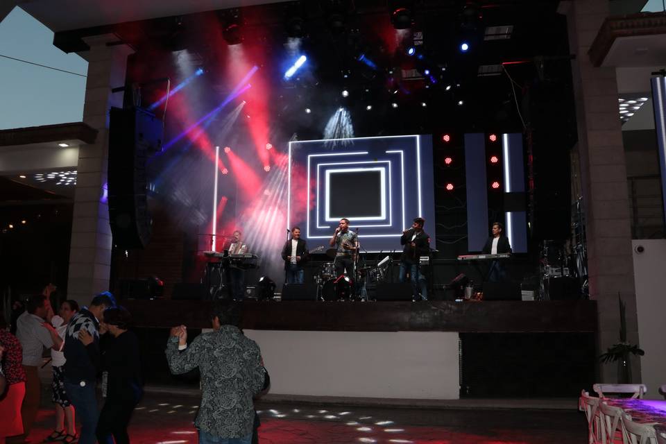Amplio escenario