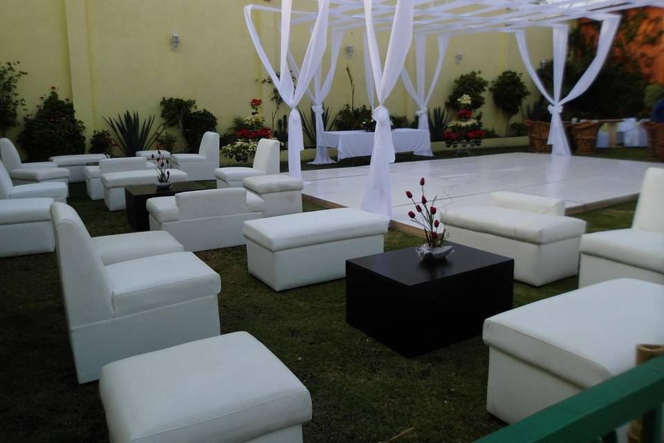 Salas lounge blancas