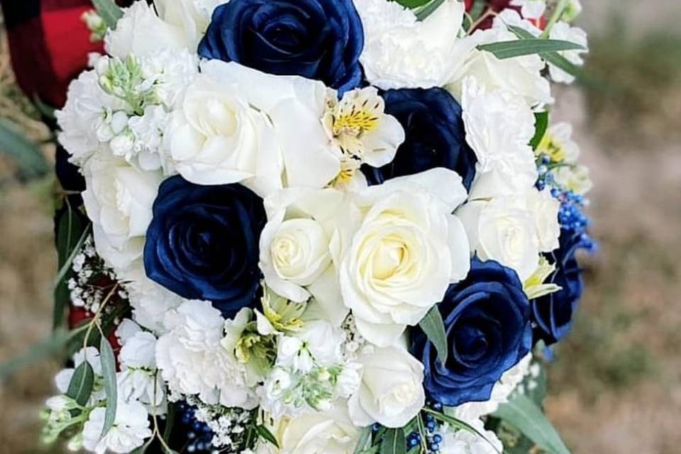 Bride bouquet navy blue