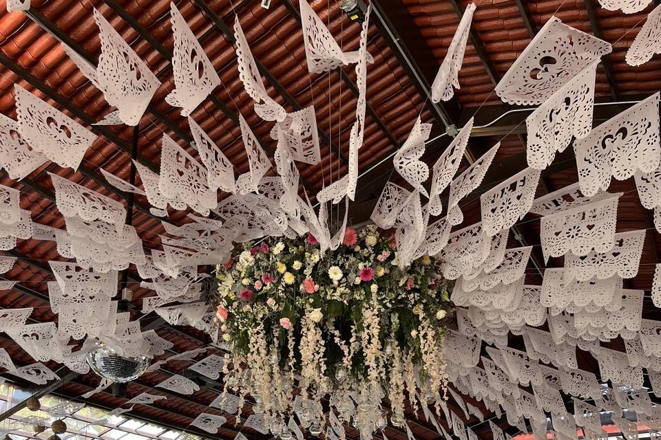 Aéreo + papel picado