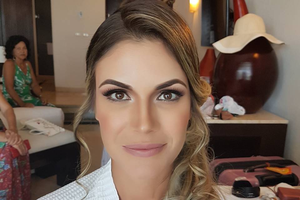 Maquillaje y peinado novia