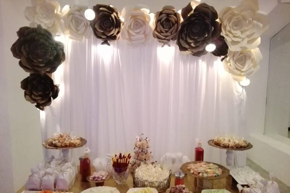 Mesa de  dulces boda flores