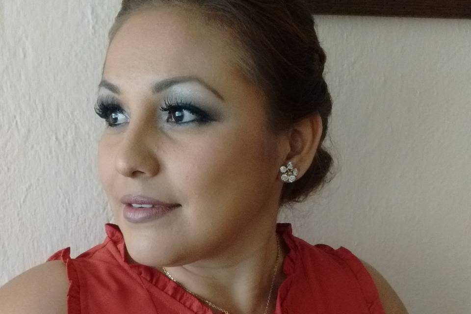 Maquillaje plateado