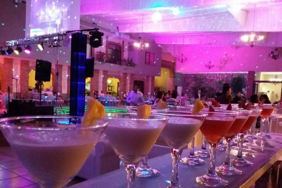 Cocteleria de bienvenida