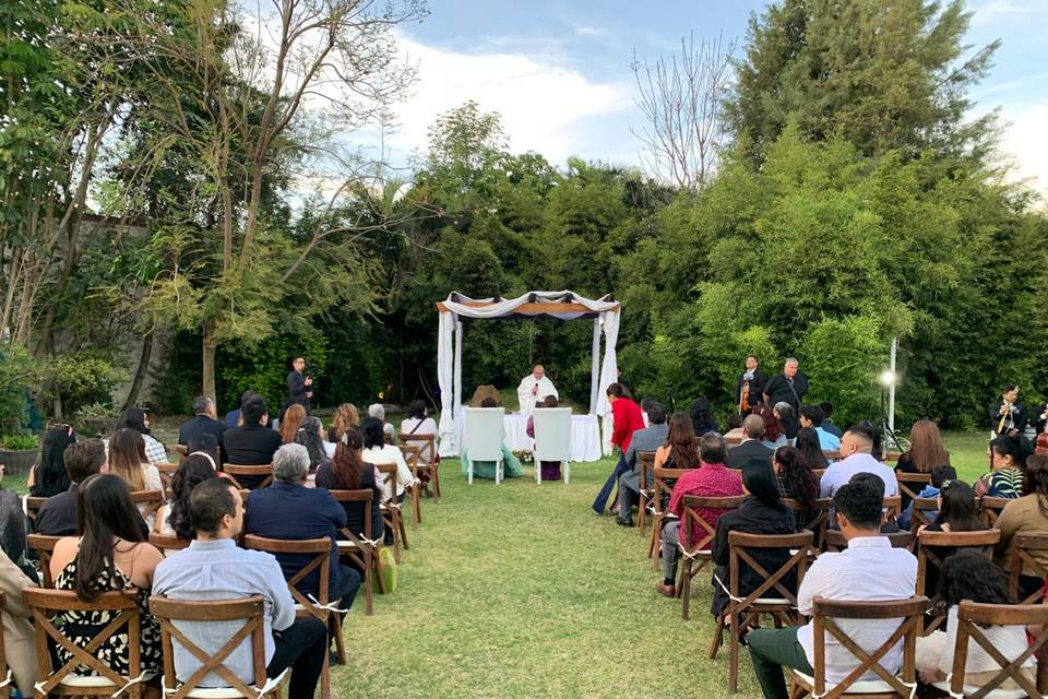 Ceremonia religiosa en pergola